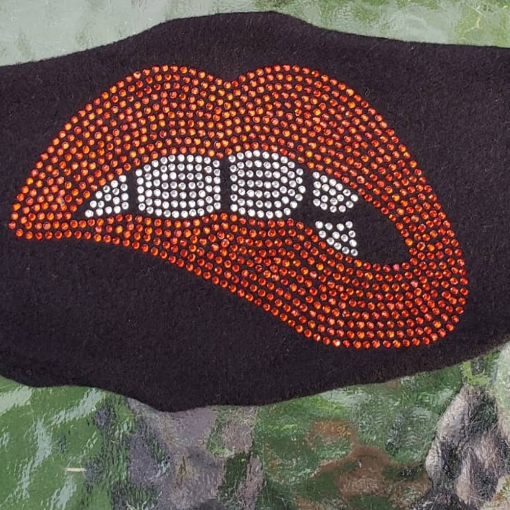 Biting lips Rhinestone face cover - Picture 2 of 2